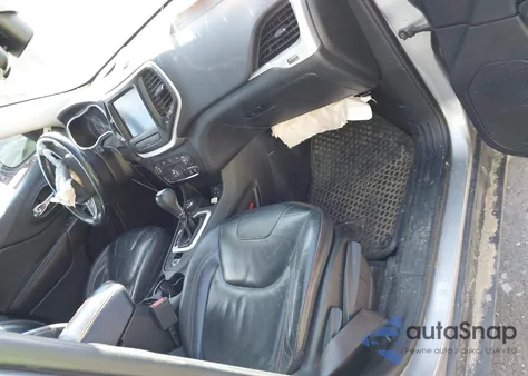 2016 Jeep Cherokee Trailhawk из США, поврежденный, VIN 1C4PJMBB6GW335837